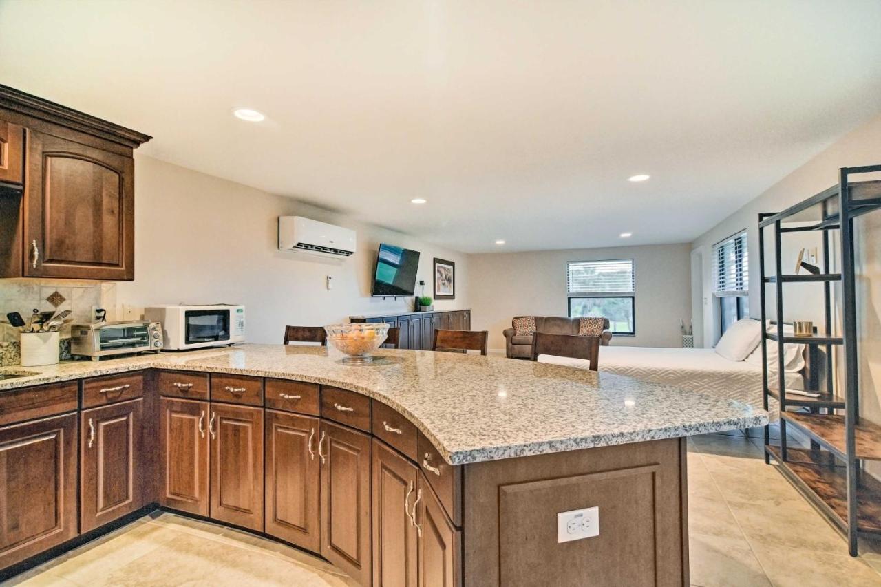 Sleek Largo Studio With Pond Less Than 7 Mi To Beach! Exterior photo